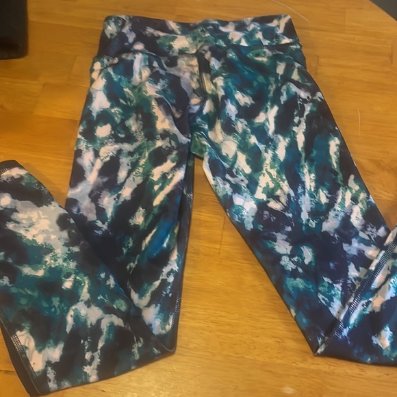 Old Navy, Tie die and stretchy - Picture 2 of 2